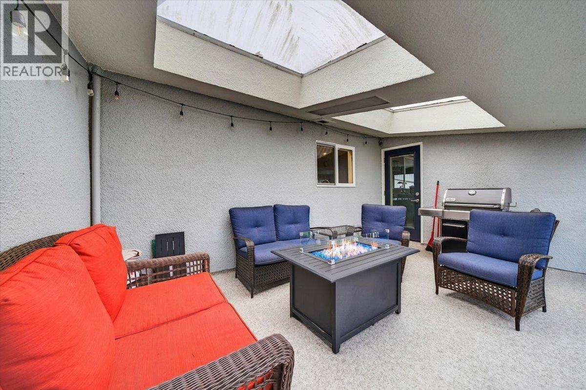 812 Grover Avenue, Coquitlam, British Columbia  V3J 3C8 - Photo 17 - R3109236