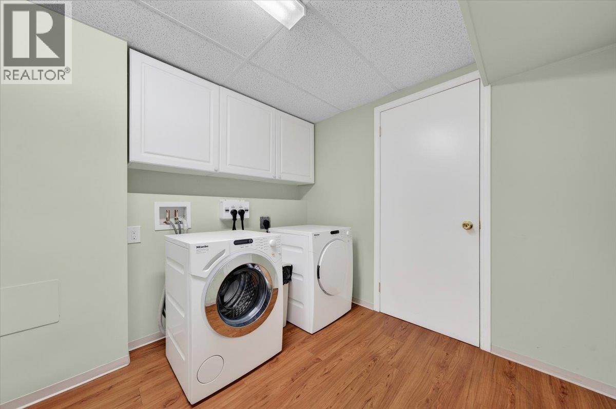 812 Grover Avenue, Coquitlam, British Columbia  V3J 3C8 - Photo 27 - R3109236