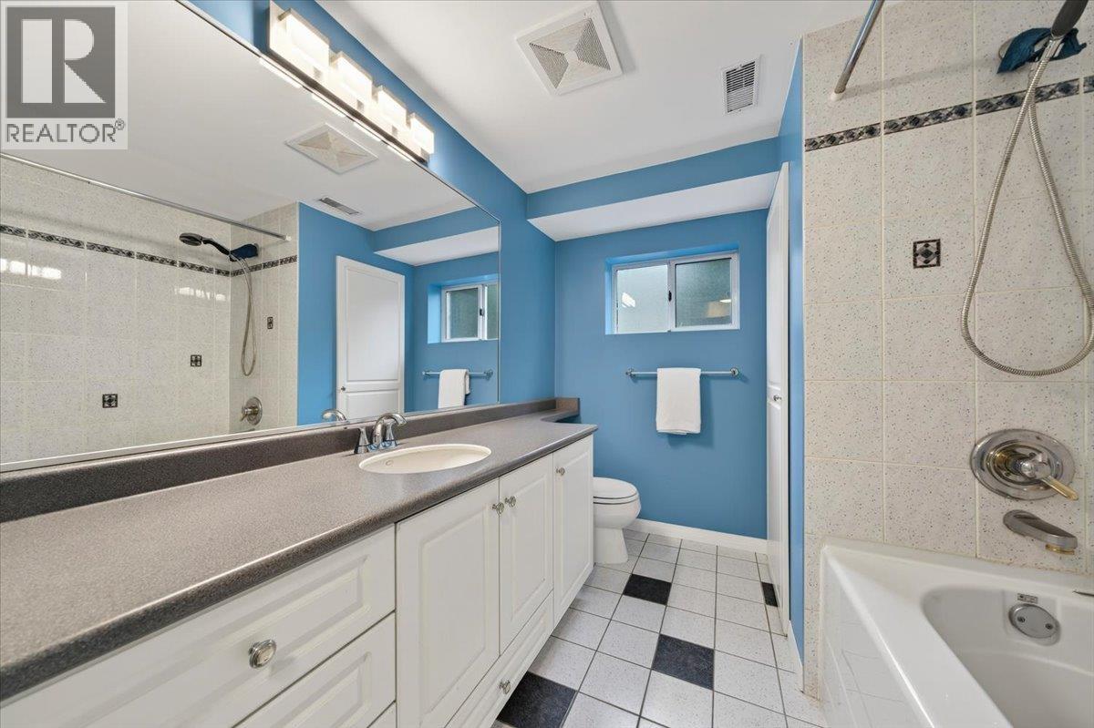 812 Grover Avenue, Coquitlam, British Columbia  V3J 3C8 - Photo 32 - R3109236