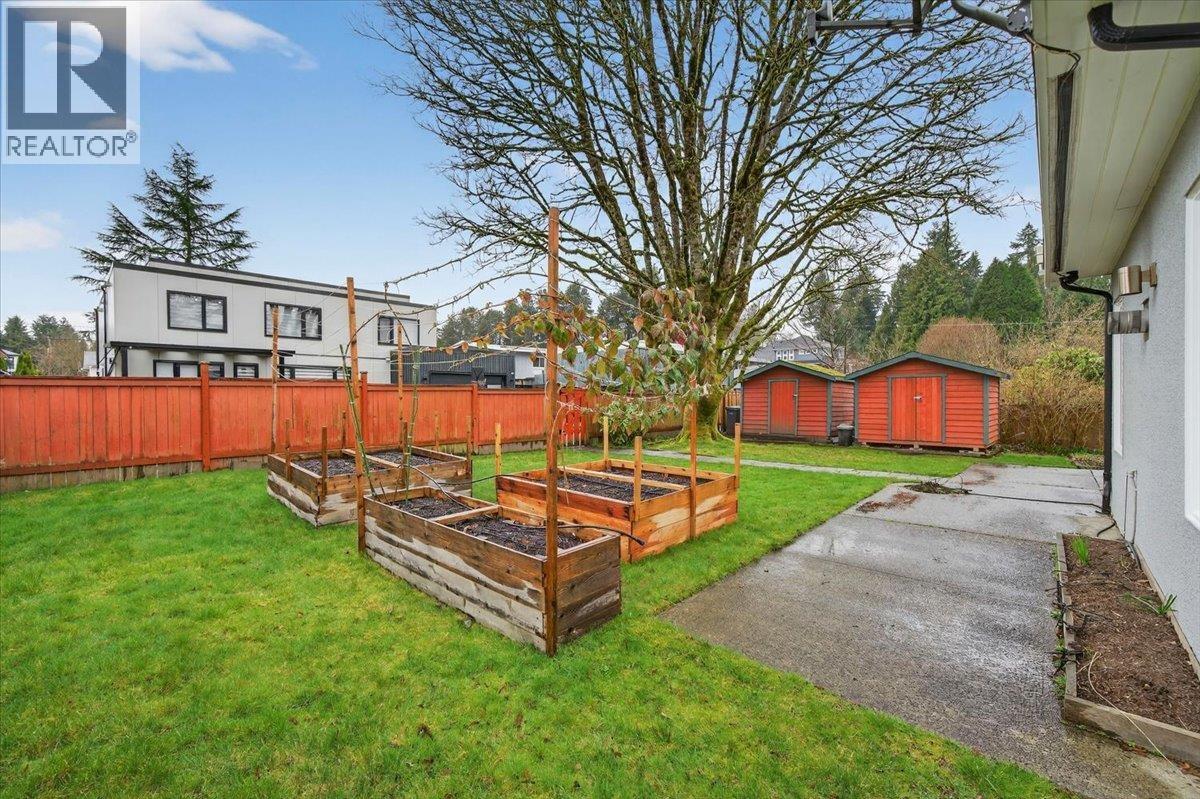 812 Grover Avenue, Coquitlam, British Columbia  V3J 3C8 - Photo 36 - R3109236