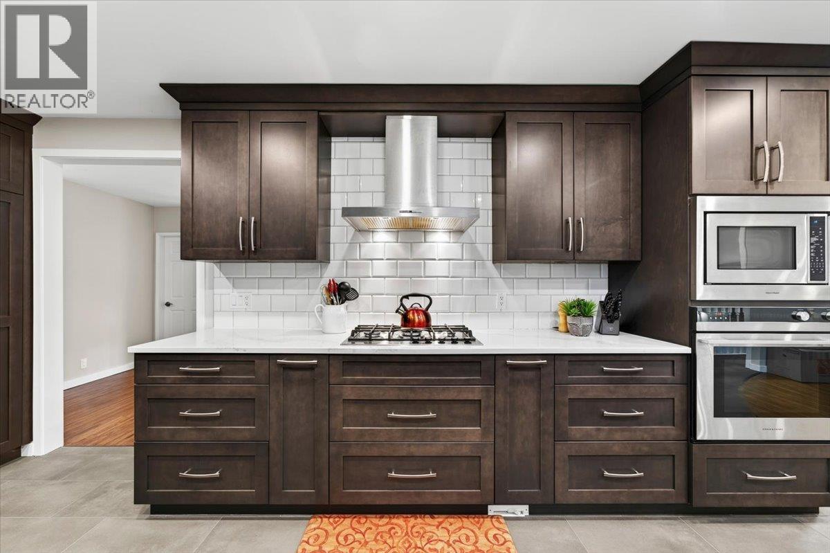 812 Grover Avenue, Coquitlam, British Columbia  V3J 3C8 - Photo 8 - R3109236