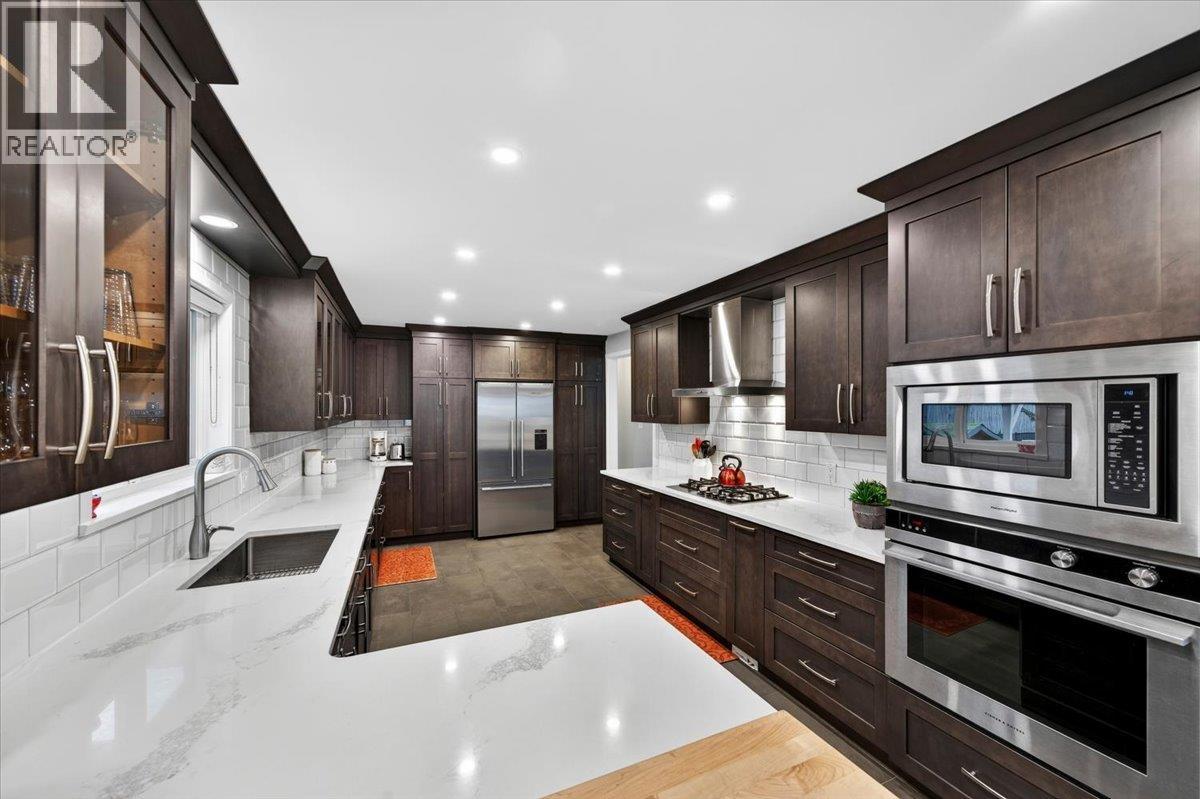 812 Grover Avenue, Coquitlam, British Columbia  V3J 3C8 - Photo 9 - R3109236