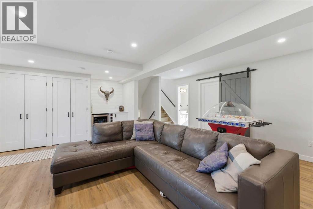 6725 Livingstone Drive Sw, Calgary, Alberta  T3E 6J2 - Photo 20 - A2286743