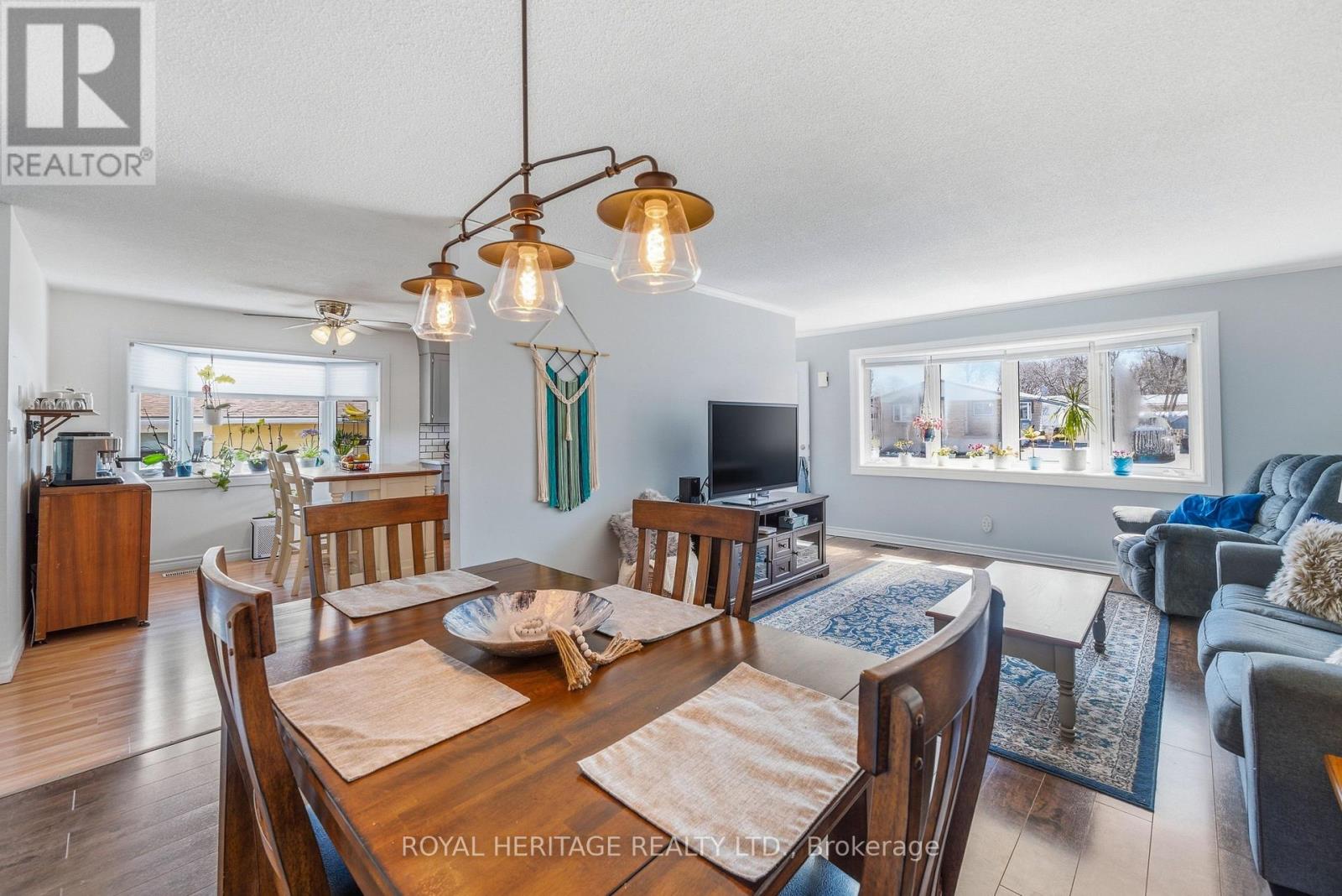 18 Panelas Crescent, Quinte West, Ontario  K8V 6A5 - Photo 12 - X12978368