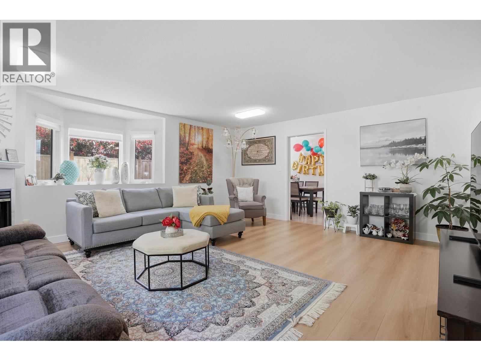 5 7901 13th Avenue, Burnaby, British Columbia  V3N 2E8 - Photo 2 - R3109235