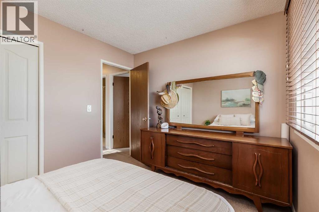 240 Summerwood Place SE, Airdrie, Alberta  T4B 1W3 - Photo 19 - A2299090