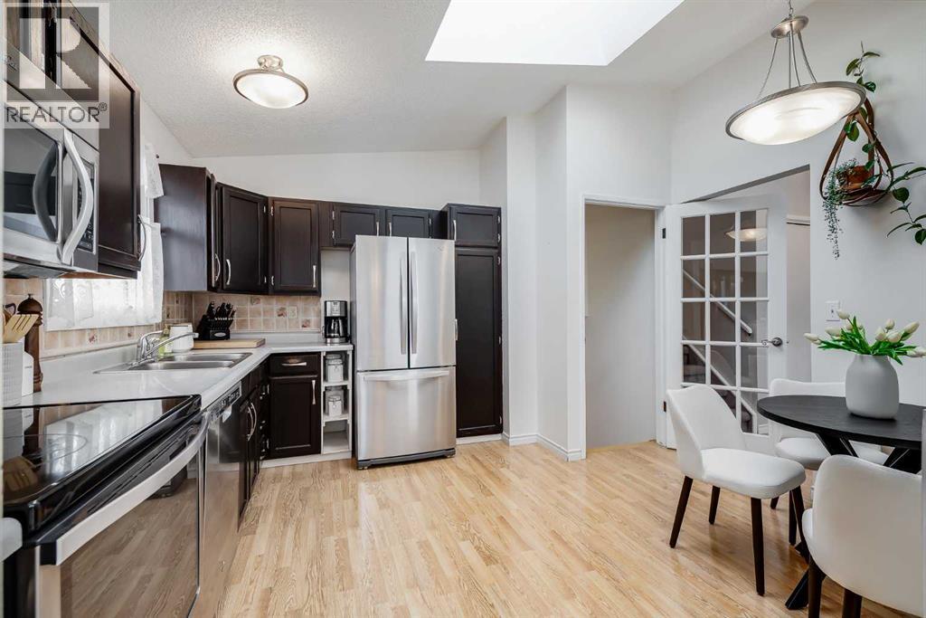 240 Summerwood Place SE, Airdrie, Alberta  T4B 1W3 - Photo 5 - A2299090