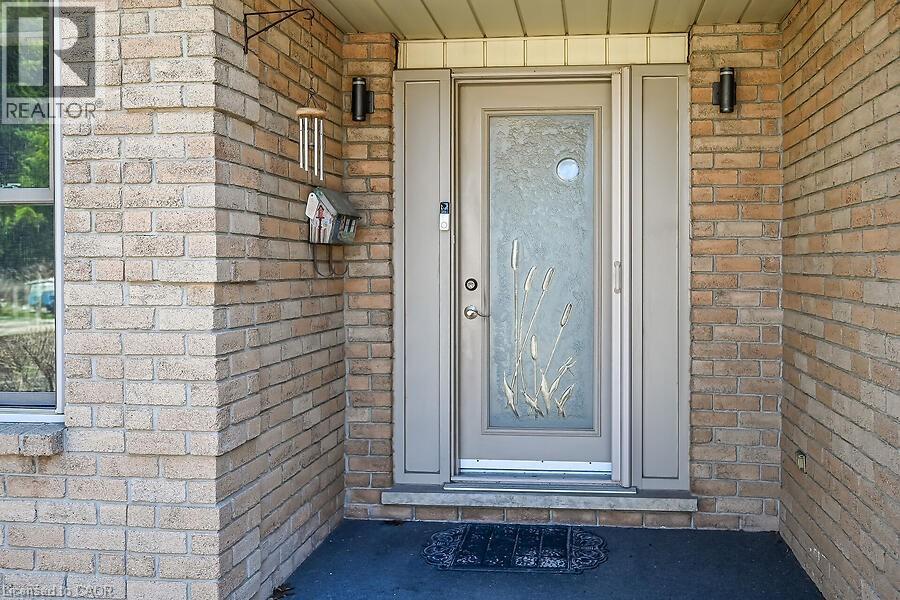 621 Tomahawk Crescent, Ancaster, Ontario  L9G 3T4 - Photo 3 - 40819283