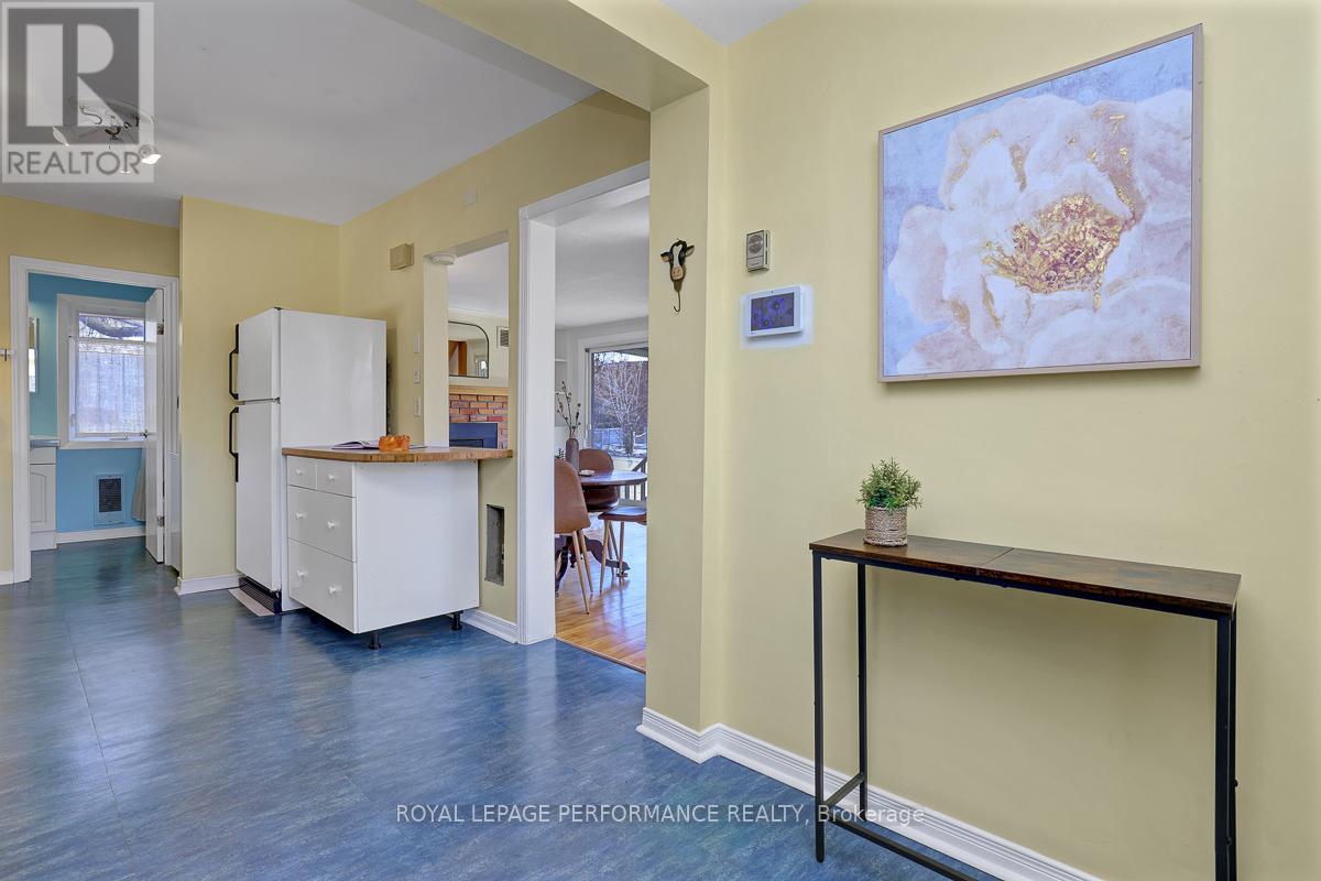 1141 North River Road, Ottawa, Ontario  K1K 3W4 - Photo 6 - X12978324