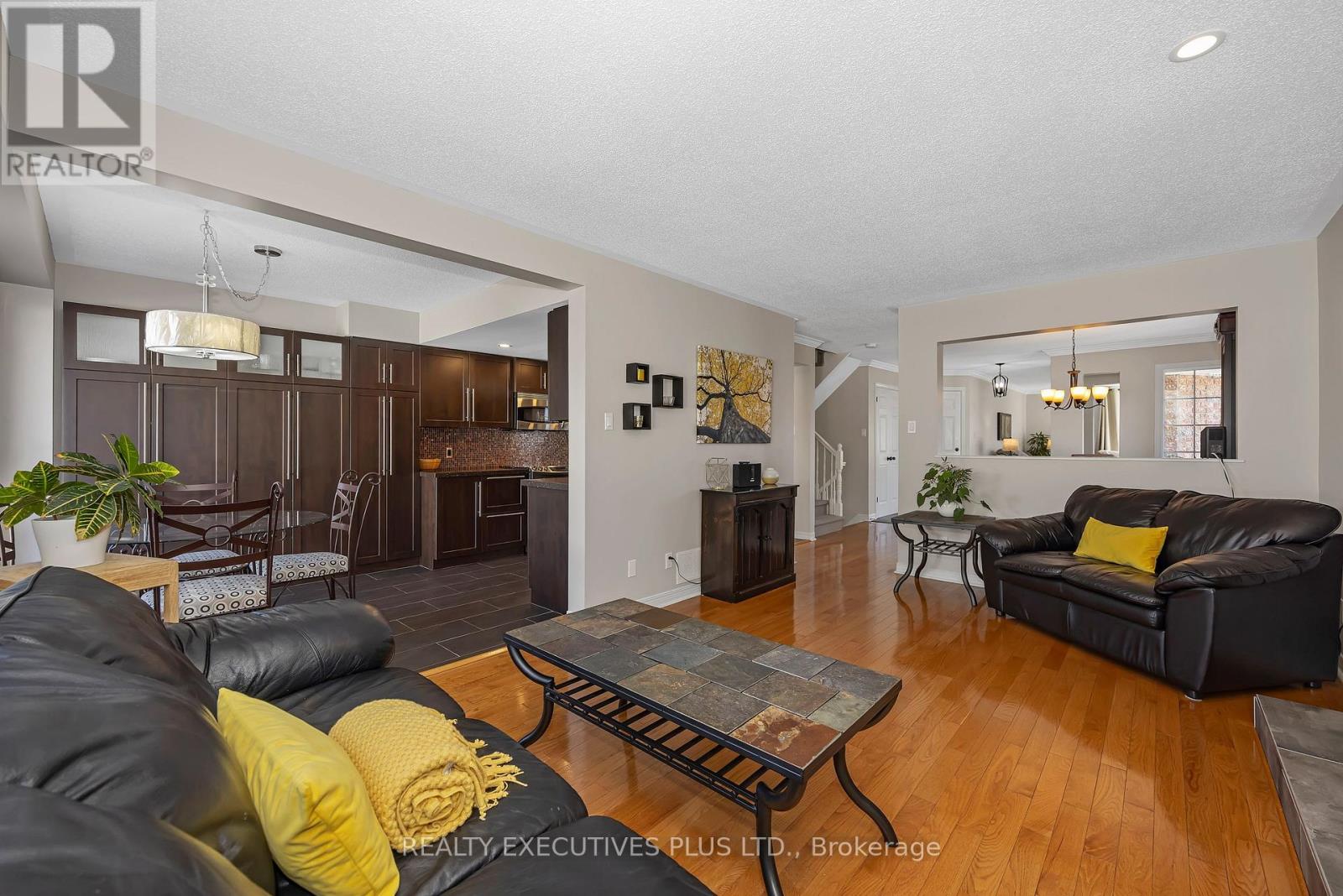 1611 Marley Crescent, Ottawa, Ontario  K1J 1C2 - Photo 11 - X12978340