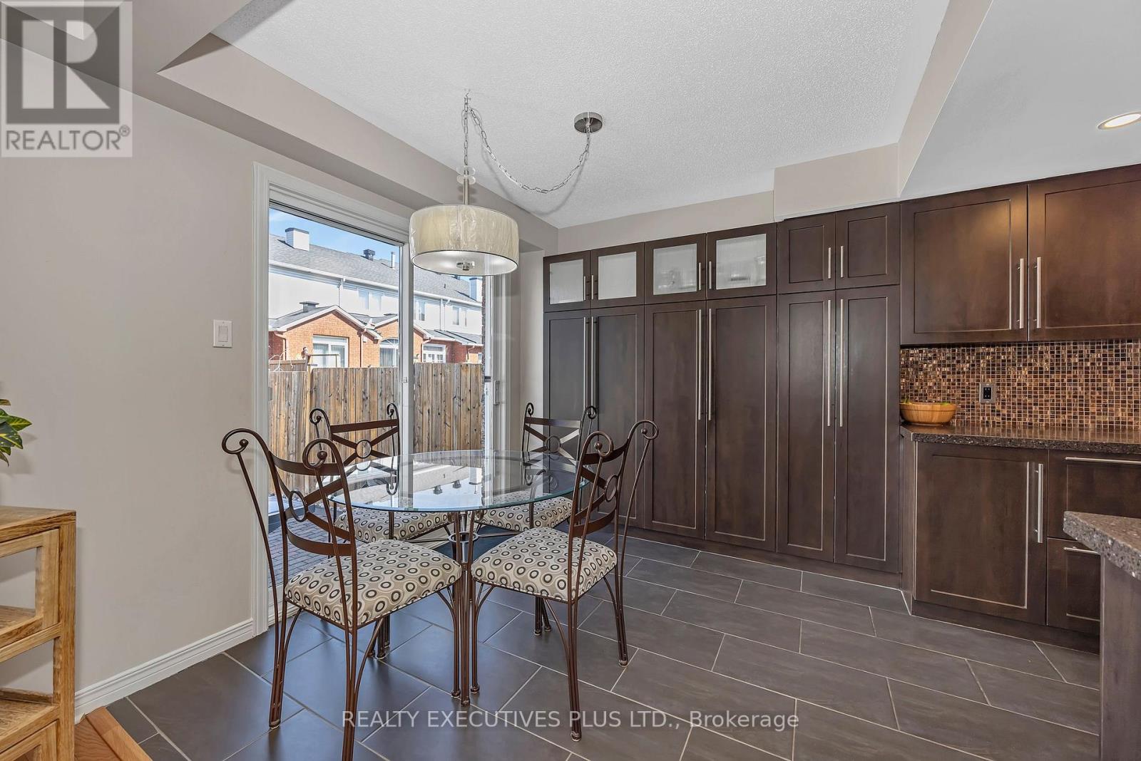 1611 Marley Crescent, Ottawa, Ontario  K1J 1C2 - Photo 15 - X12978340