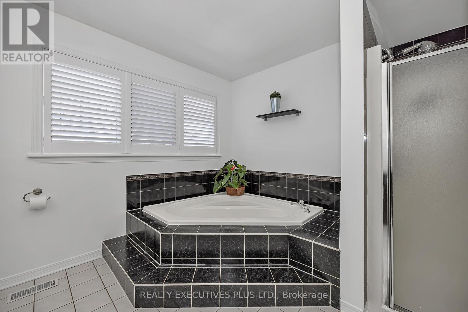 1611 Marley Crescent, Ottawa, Ontario  K1J 1C2 - Photo 23 - X12978340