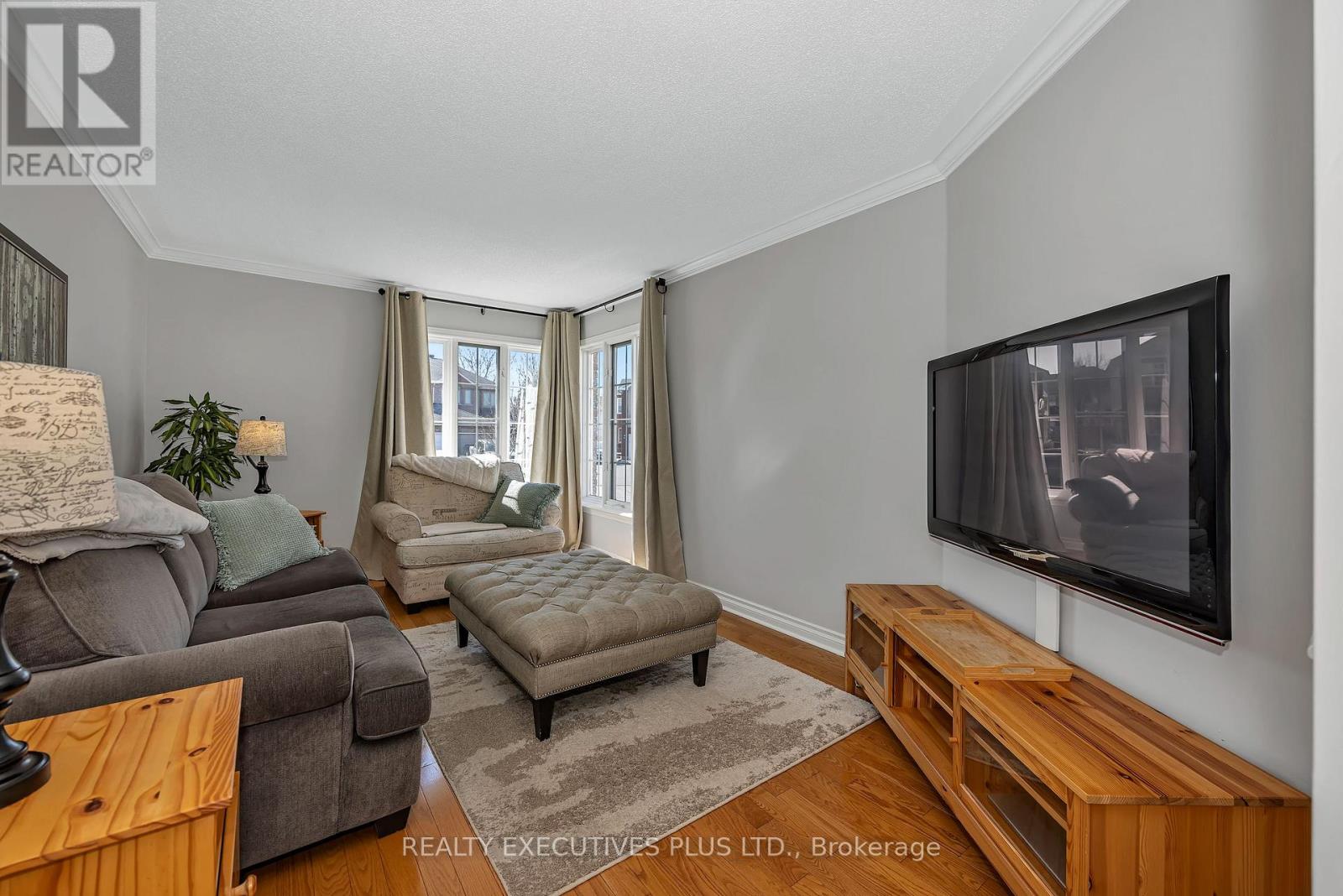 1611 Marley Crescent, Ottawa, Ontario  K1J 1C2 - Photo 6 - X12978340