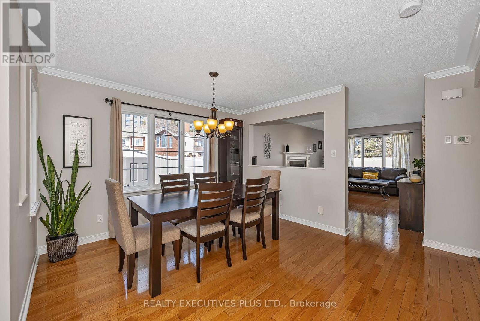 1611 Marley Crescent, Ottawa, Ontario  K1J 1C2 - Photo 8 - X12978340