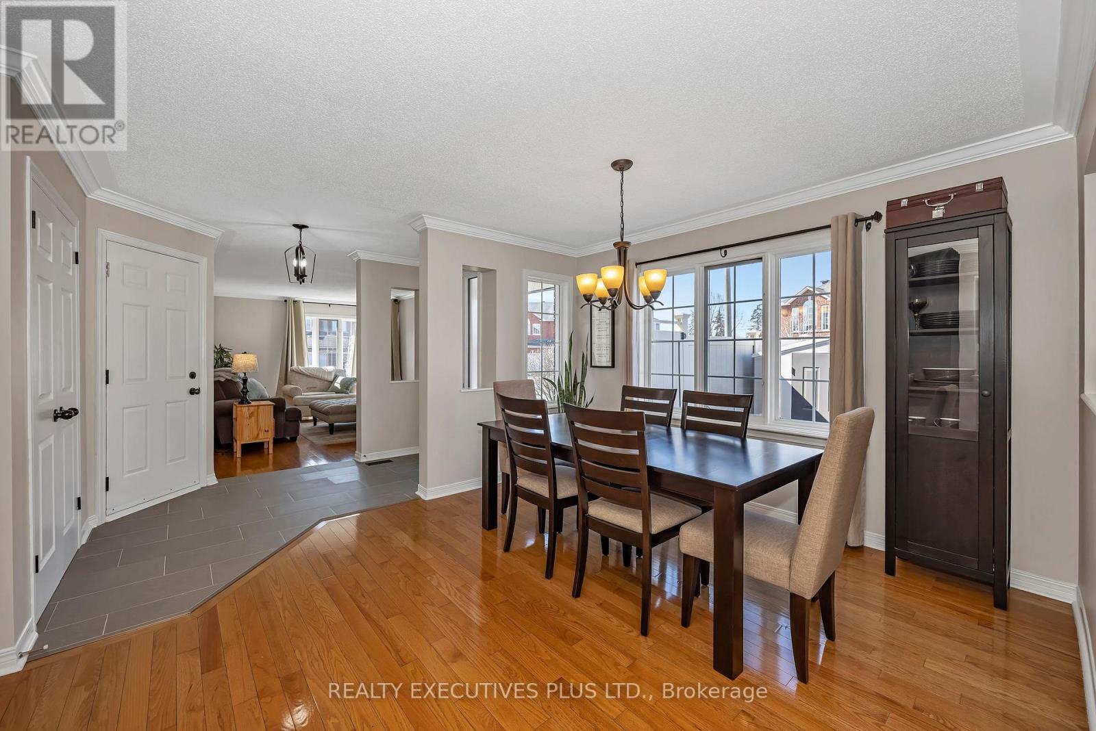 1611 Marley Crescent, Ottawa, Ontario  K1J 1C2 - Photo 9 - X12978340