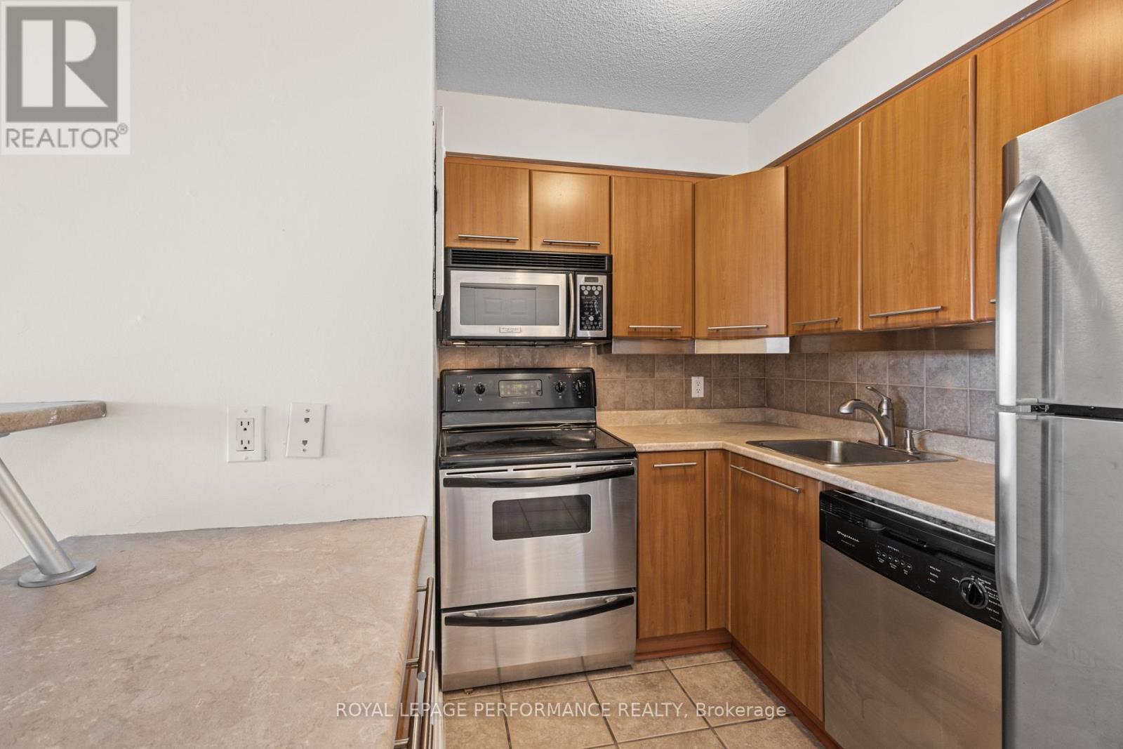 609 - 225 Alvin Road, Ottawa, Ontario  K1K 4H6 - Photo 11 - X12978392