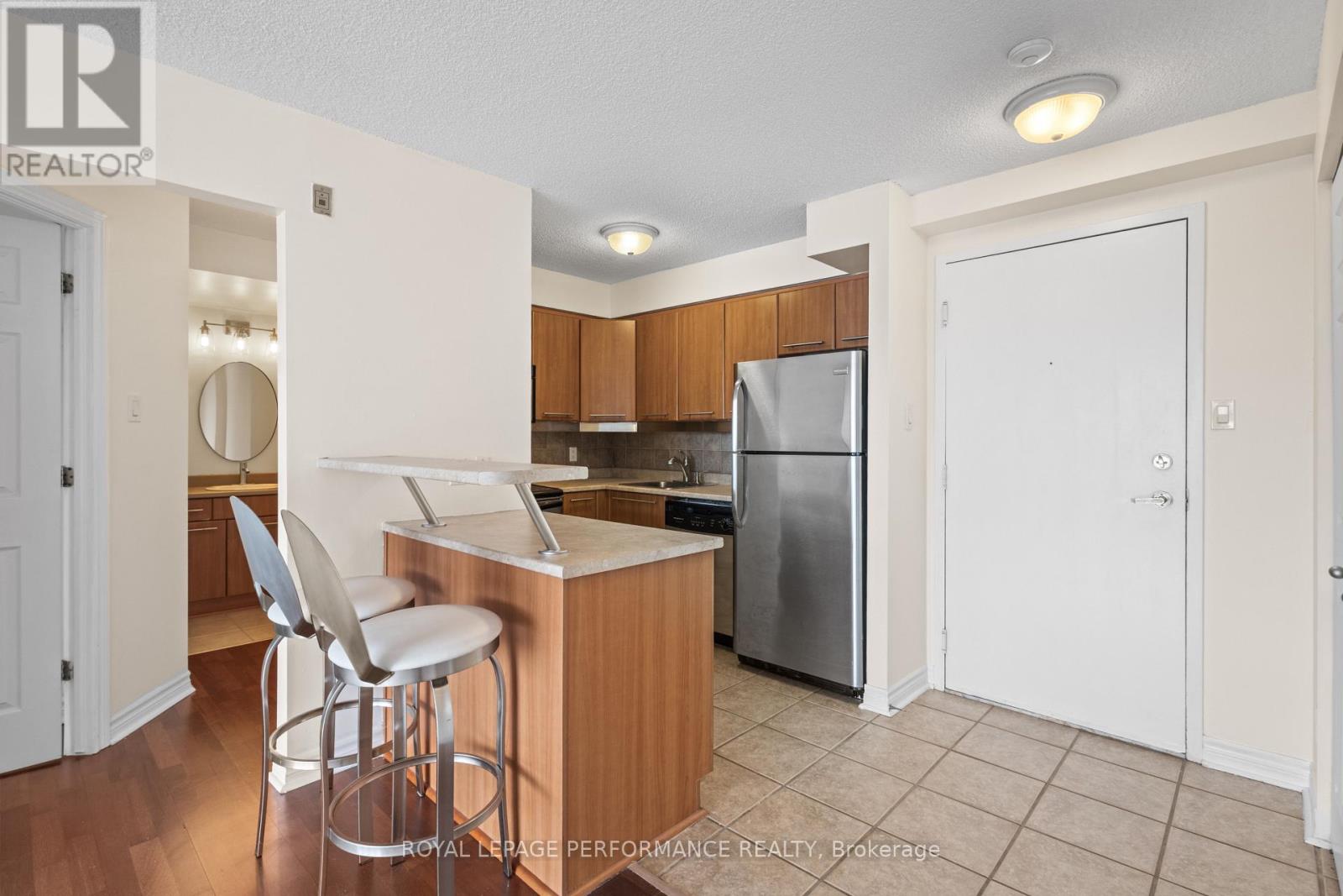 609 - 225 Alvin Road, Ottawa, Ontario  K1K 4H6 - Photo 9 - X12978392