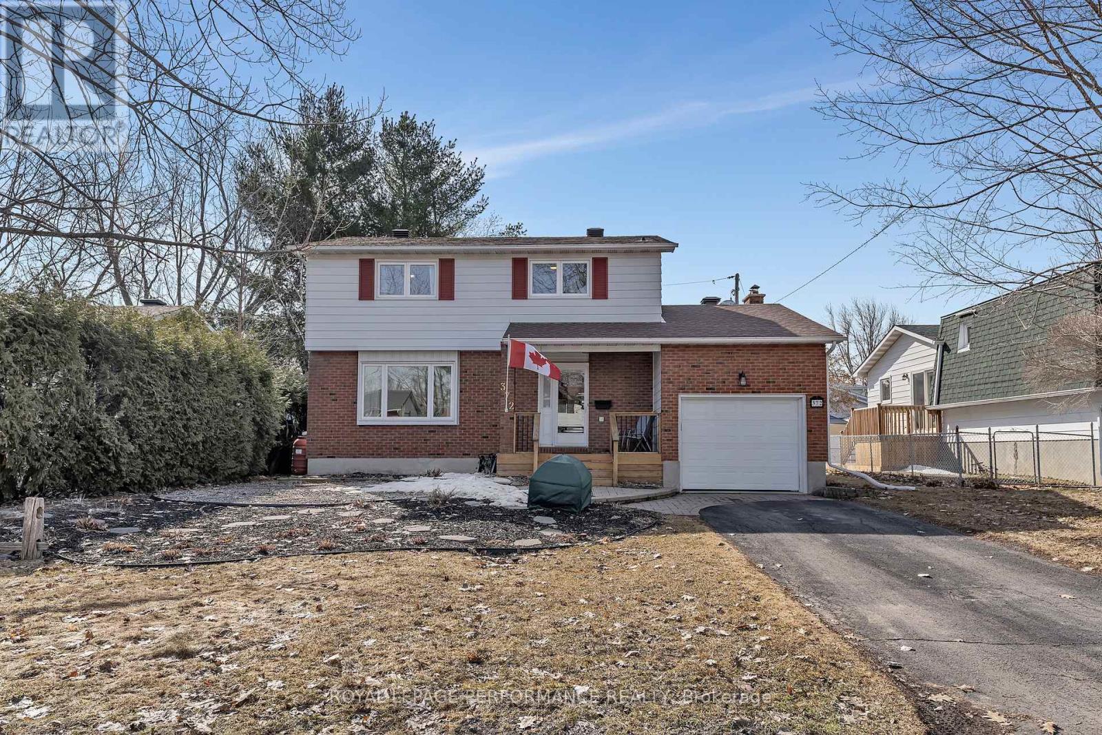 372 PHOENIX CRESCENT, Ottawa, Ontario