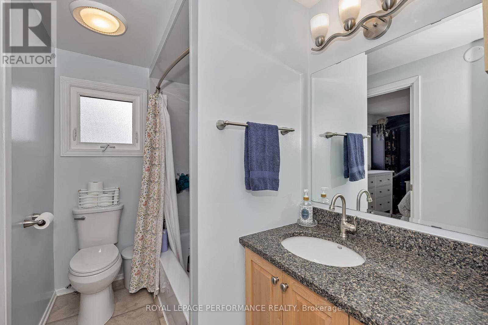 372 Phoenix Crescent, Ottawa, Ontario  K1E 1V7 - Photo 17 - X12978394