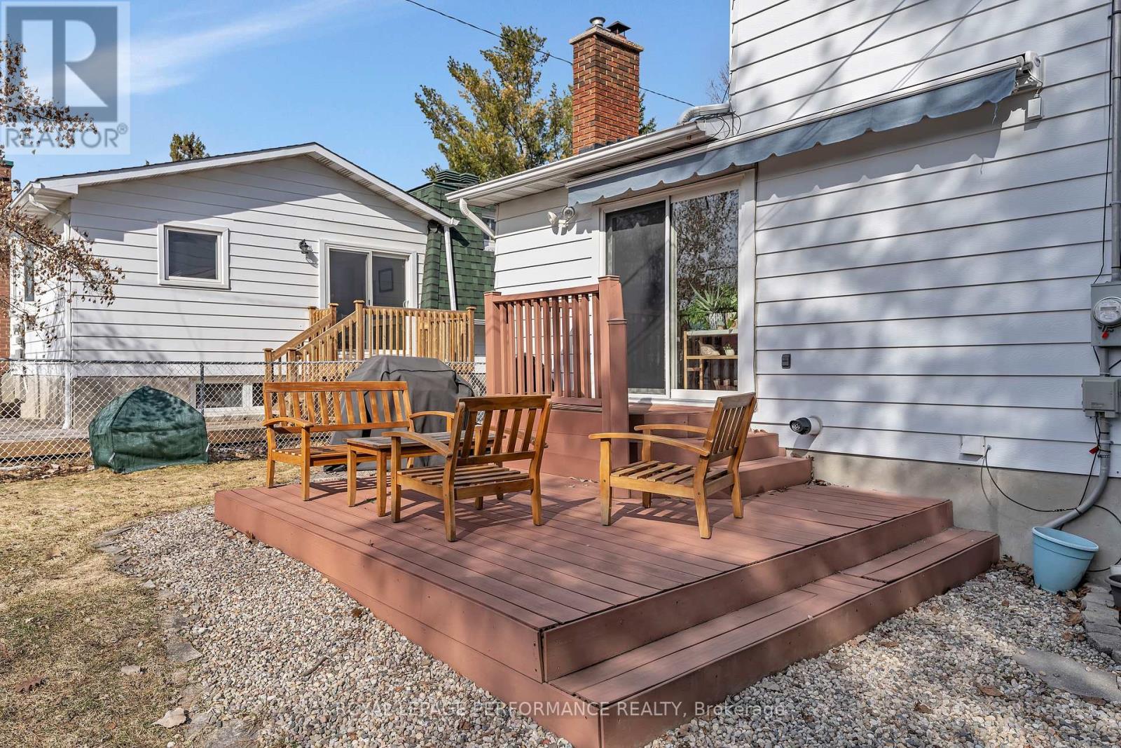 372 Phoenix Crescent, Ottawa, Ontario  K1E 1V7 - Photo 25 - X12978394