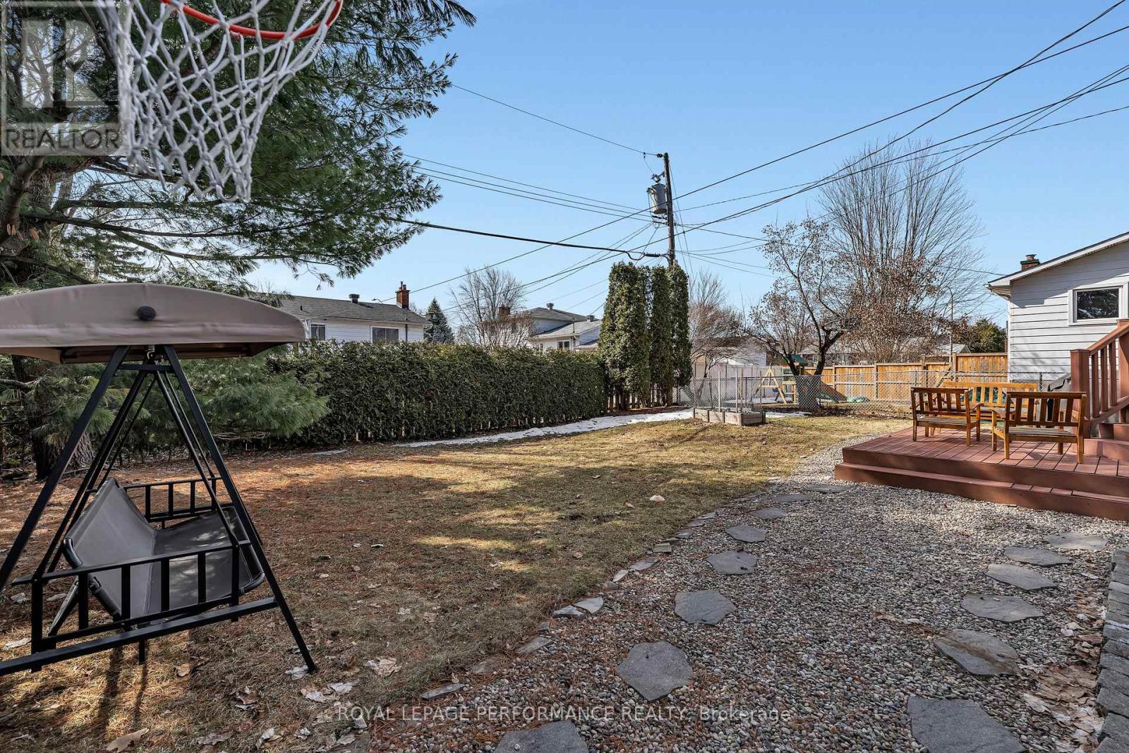 372 Phoenix Crescent, Ottawa, Ontario  K1E 1V7 - Photo 26 - X12978394