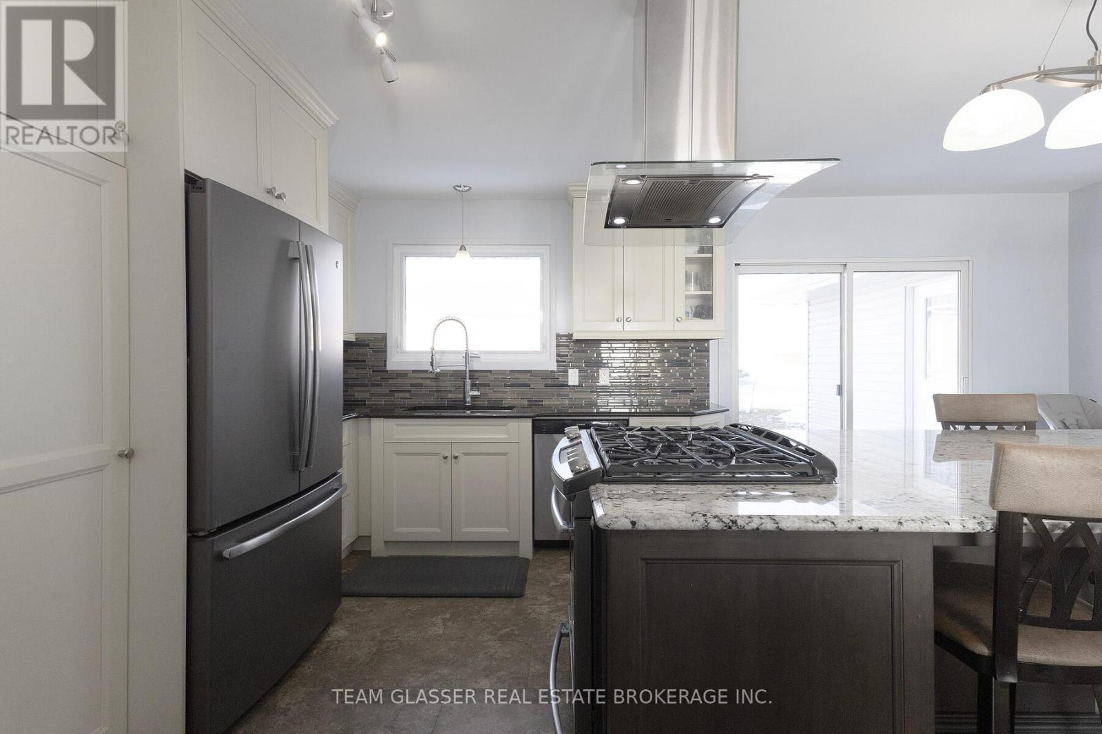 49728 Lyons Line Road, Malahide, Ontario N0L 2J0 - Photo 12 - X12978400