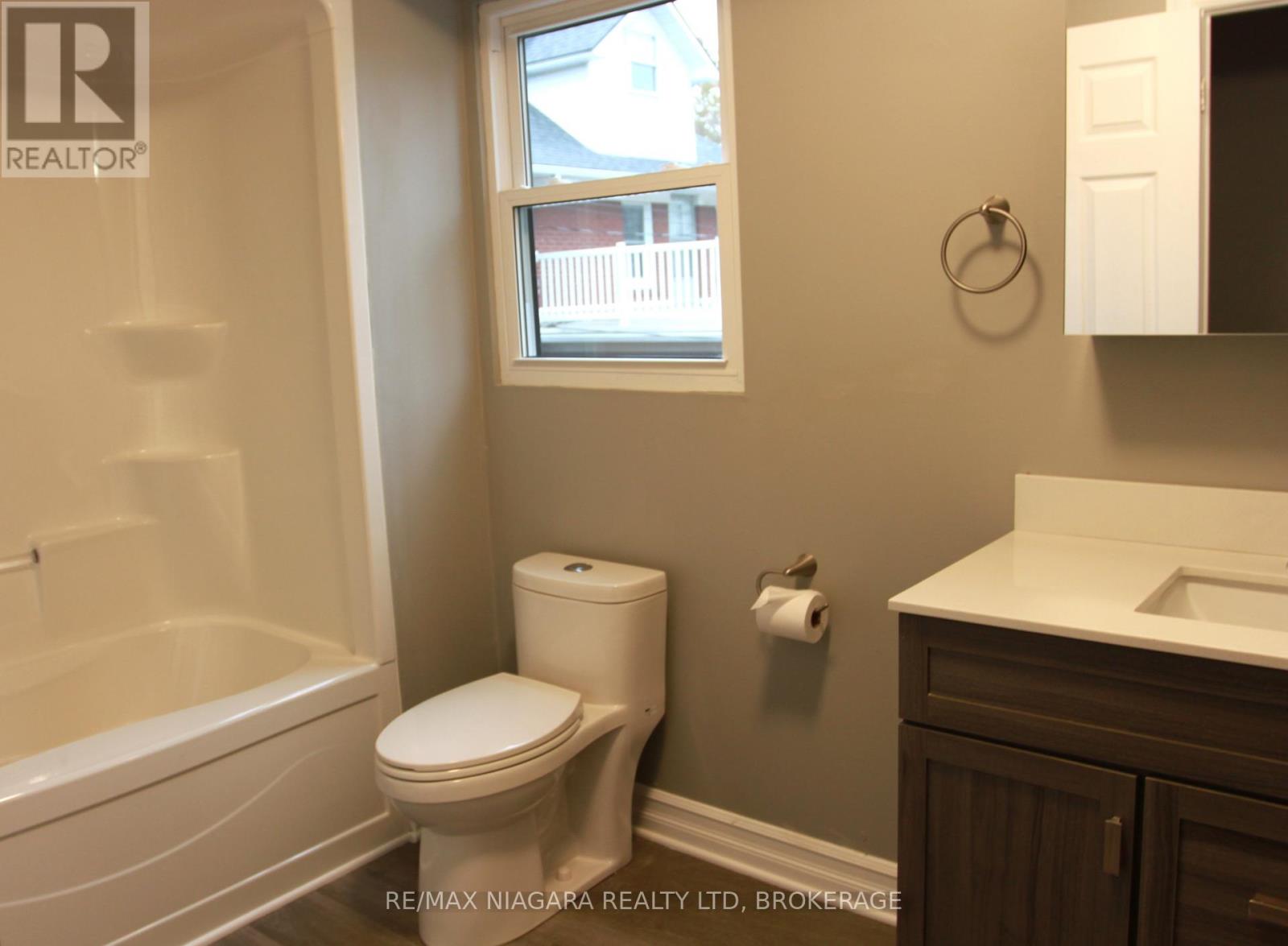 21 Wintemute Street, Fort Erie, Ontario  L2A 3N9 - Photo 18 - X12439523