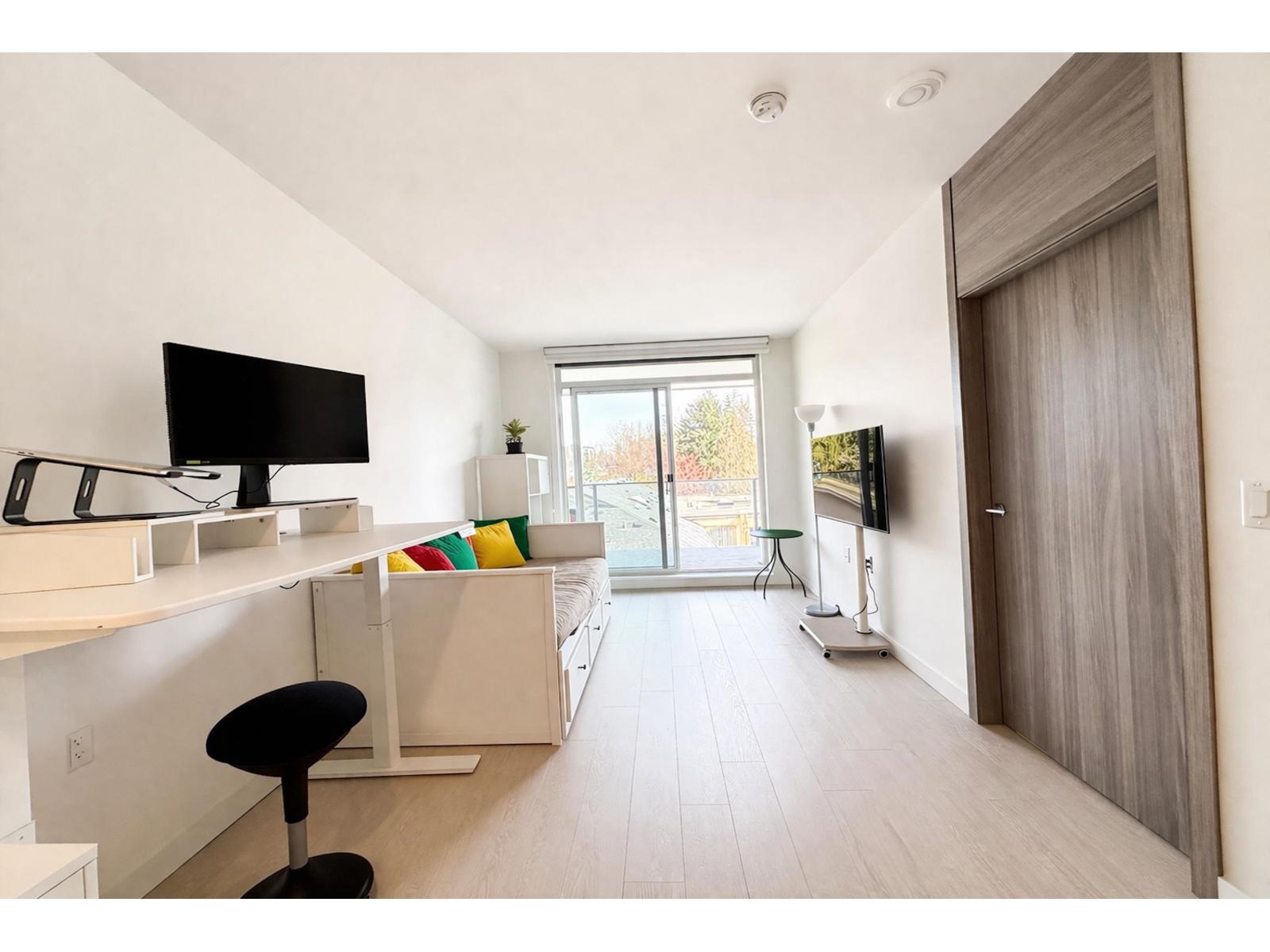 603 13778 100 Avenue, Surrey, British Columbia  V3T 0V3 - Photo 3 - R3109271