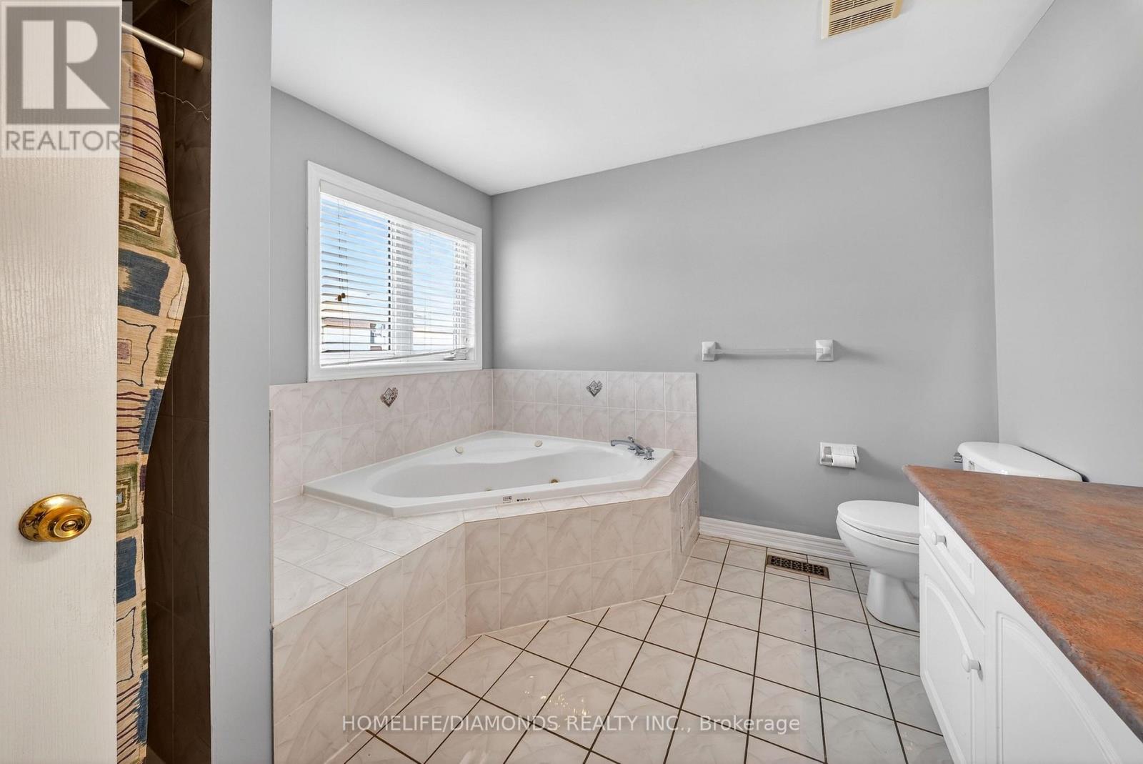 62 Don Minaker Drive, Brampton, Ontario  L6P 1R3 - Photo 20 - W12925412