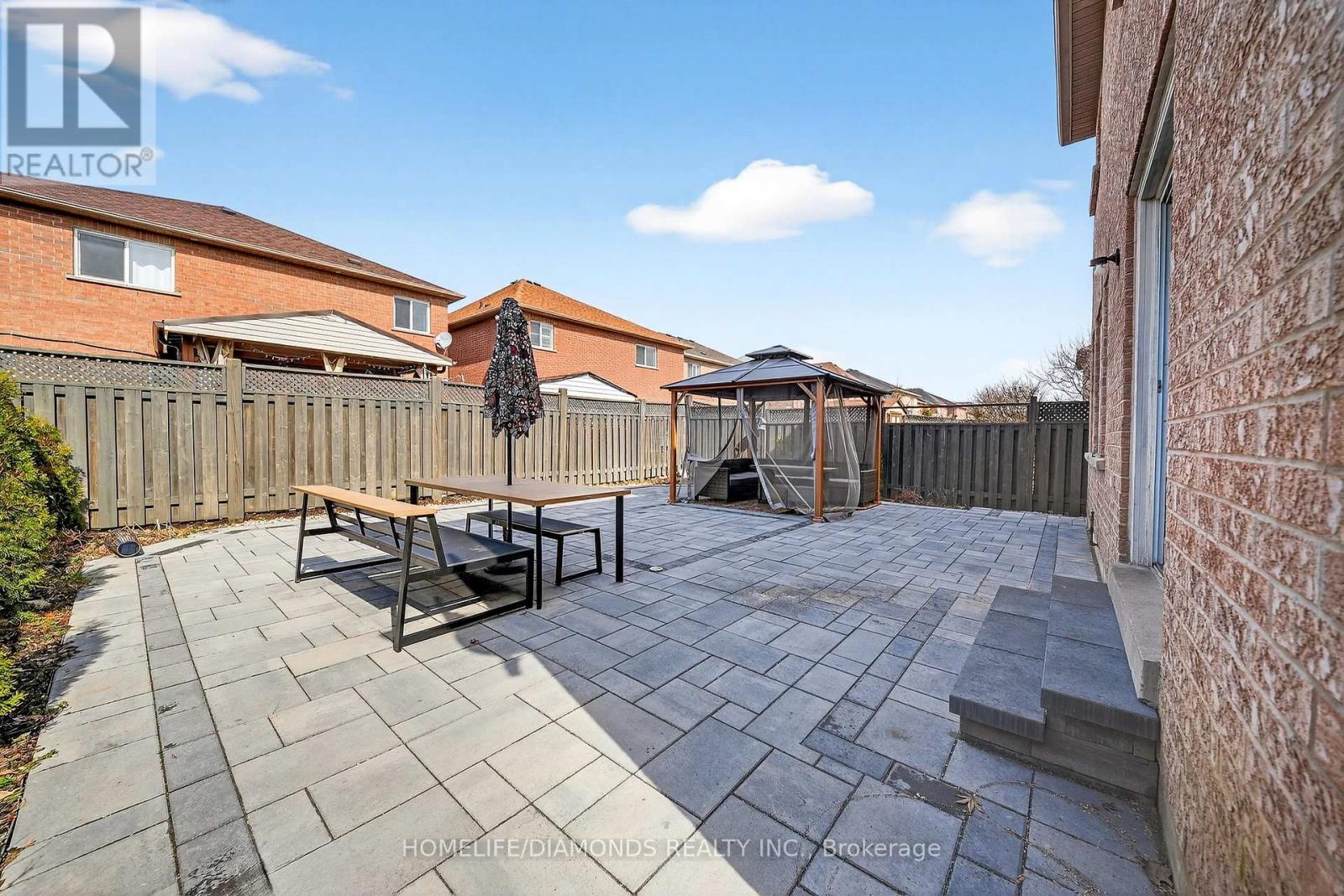 62 Don Minaker Drive, Brampton, Ontario  L6P 1R3 - Photo 3 - W12925412