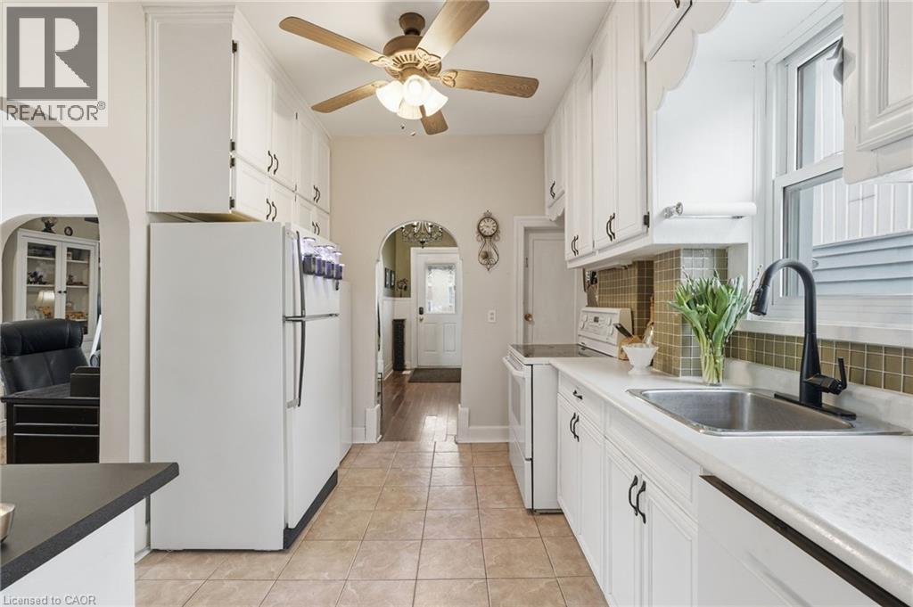 95 East 35th Street, Hamilton, Ontario  L8V 3X9 - Photo 11 - 40812660