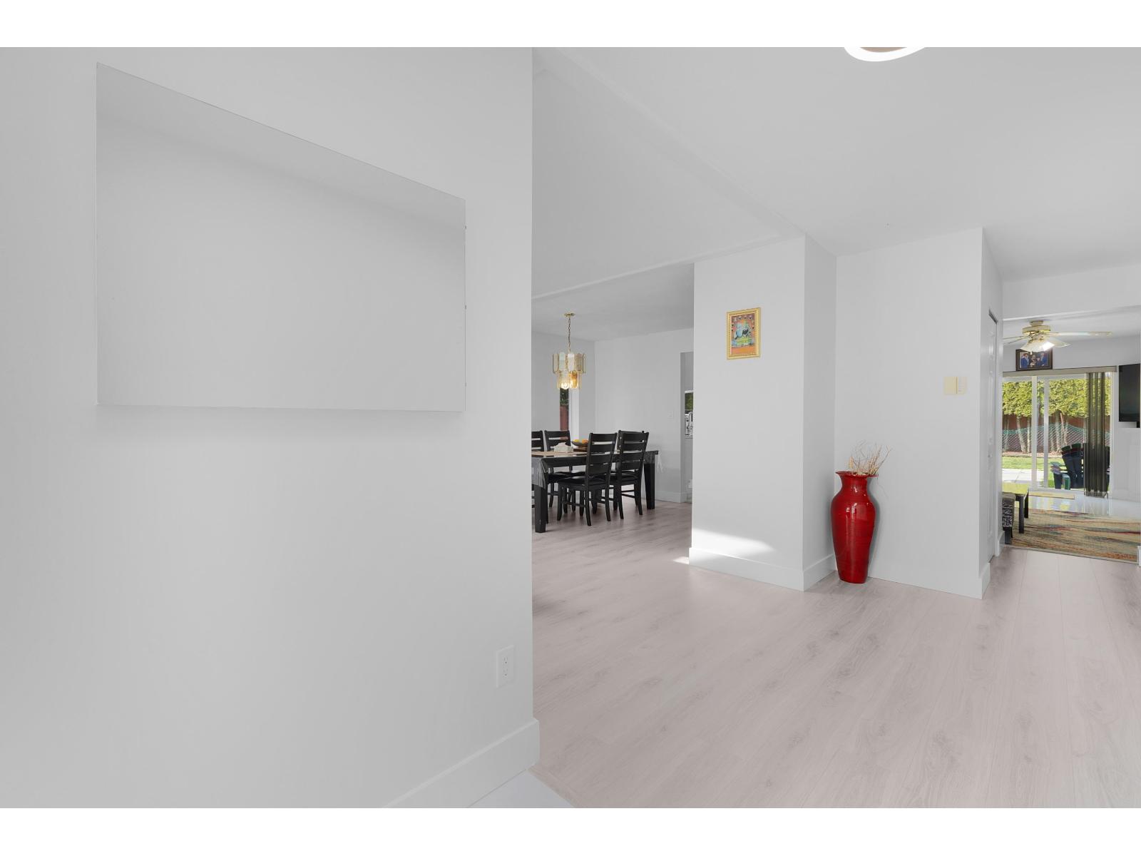 3099 Curlew Drive, Abbotsford, British Columbia  V2T 5J3 - Photo 5 - R3109195