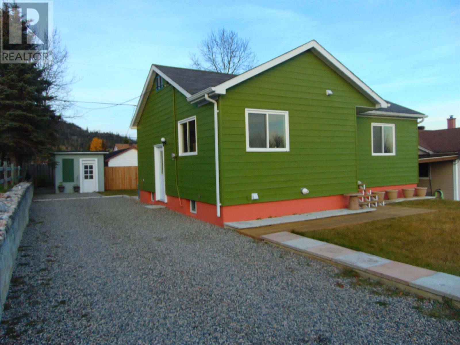 5 Falcon Dr, Manitouwadge, Ontario  P0T 2C0 - Photo 3 - TB2600654