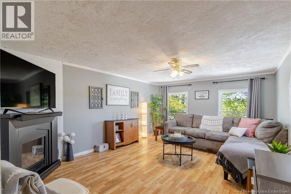 34 Elmdale Crescent, Fredericton, New Brunswick  E3B 6R1 - Photo 3 - NB136863