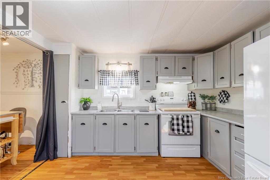 34 Elmdale Crescent, Fredericton, New Brunswick  E3B 6R1 - Photo 5 - NB136863