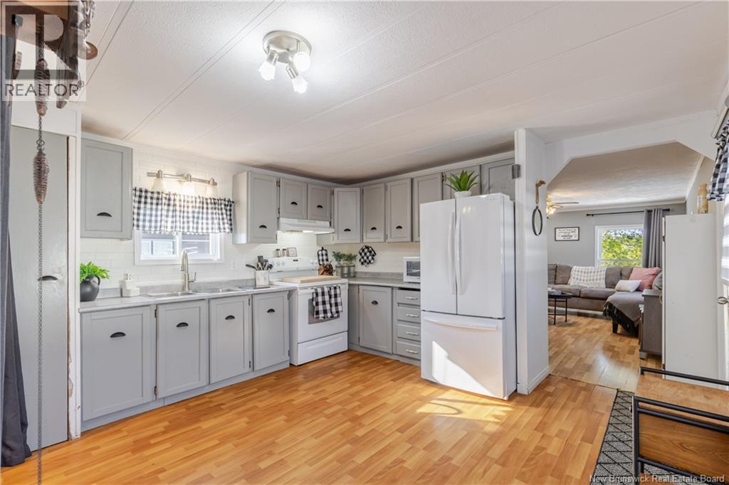 34 Elmdale Crescent, Fredericton, New Brunswick  E3B 6R1 - Photo 8 - NB136863