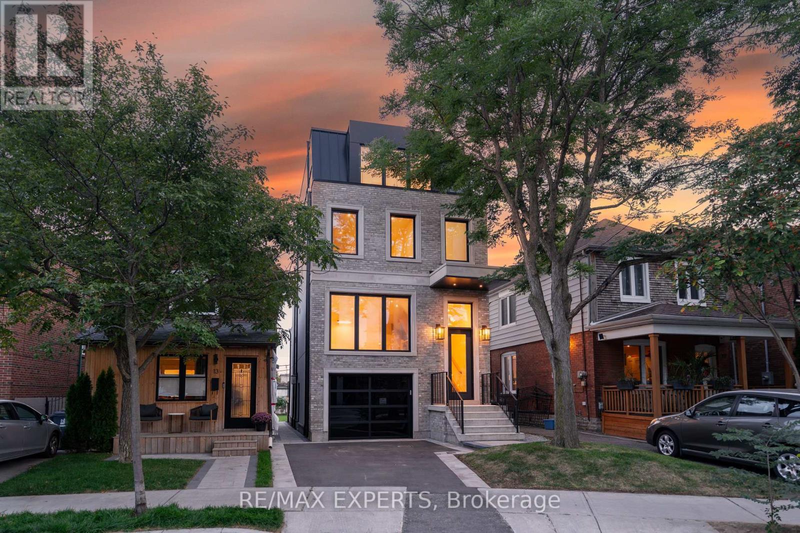 15 HOLLAND PARK AVENUE, Toronto, Ontario