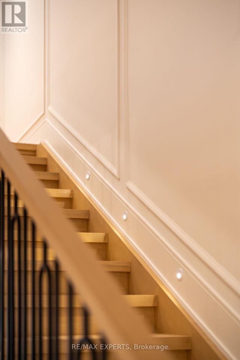 15 Holland Park Avenue, Toronto, Ontario  M6C 1M2 - Photo 11 - C12978372