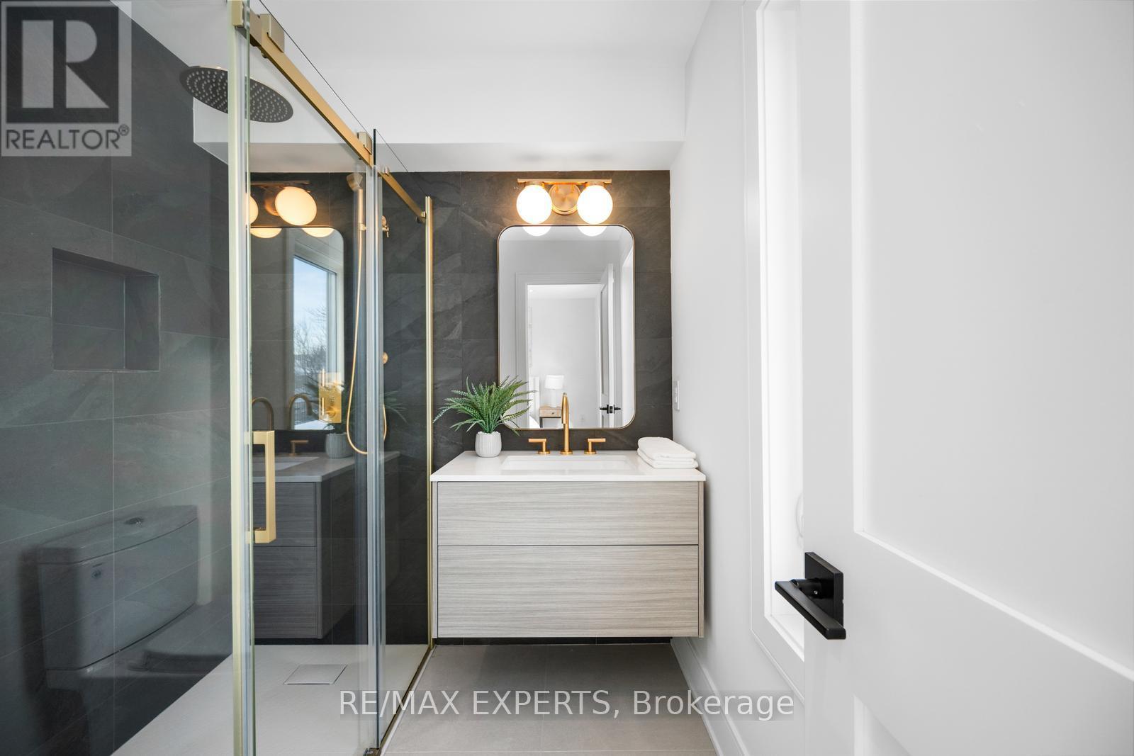 15 Holland Park Avenue, Toronto, Ontario  M6C 1M2 - Photo 34 - C12978372