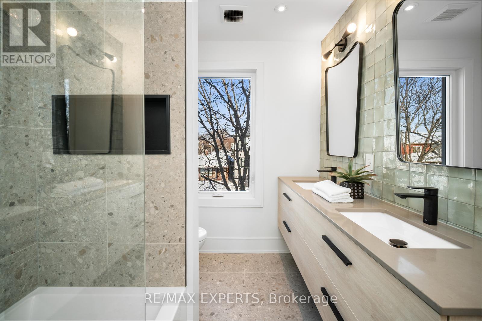 15 Holland Park Avenue, Toronto, Ontario  M6C 1M2 - Photo 35 - C12978372