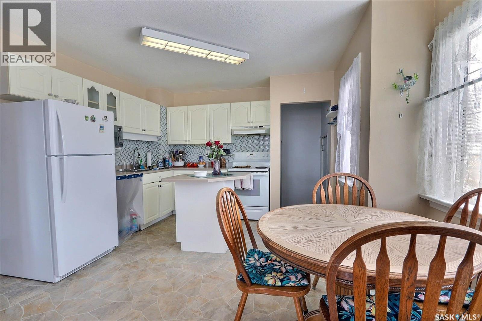 385 19th Street W, Prince Albert, Saskatchewan  S6V 4C8 - Photo 6 - SK032480