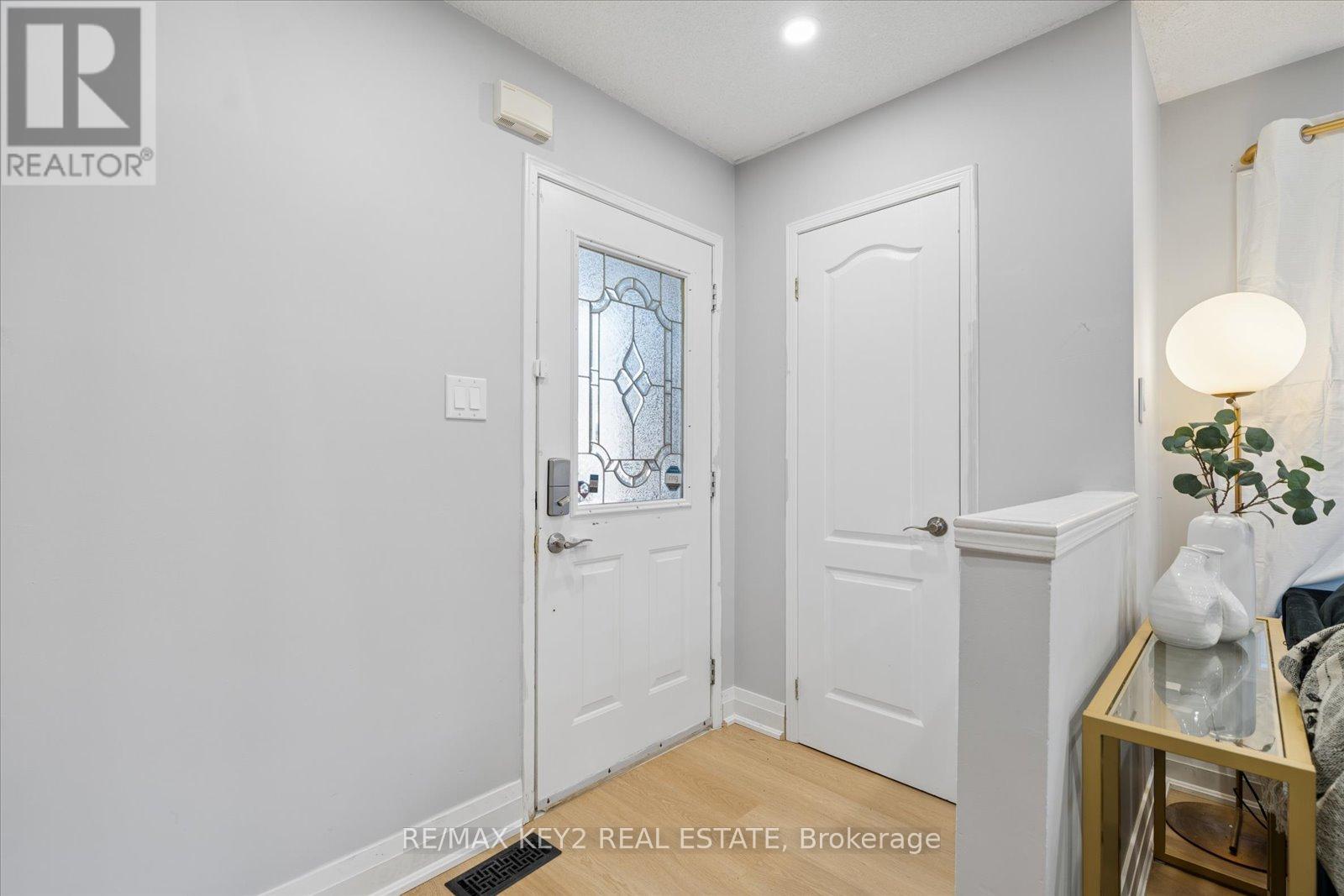 1652 Autumn Crescent, Pickering, Ontario L1V 6X6 - Photo 3 - E12978286