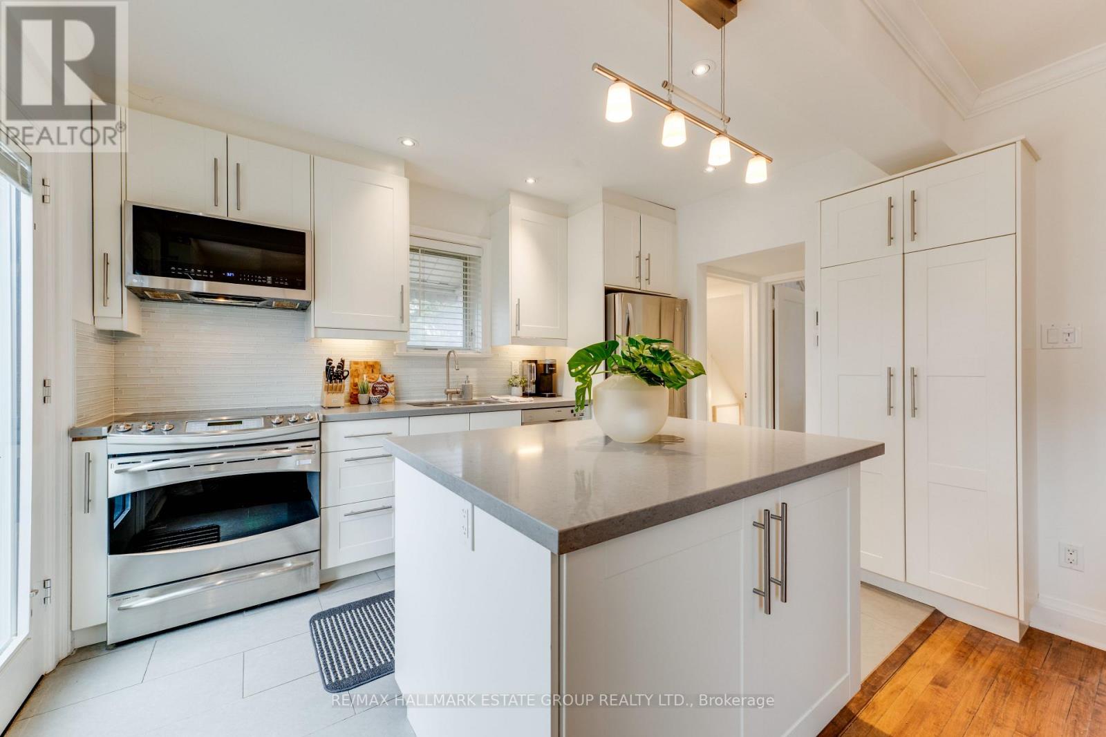 242 O'connor Drive, Toronto, Ontario  M4J 2T4 - Photo 13 - E12978338