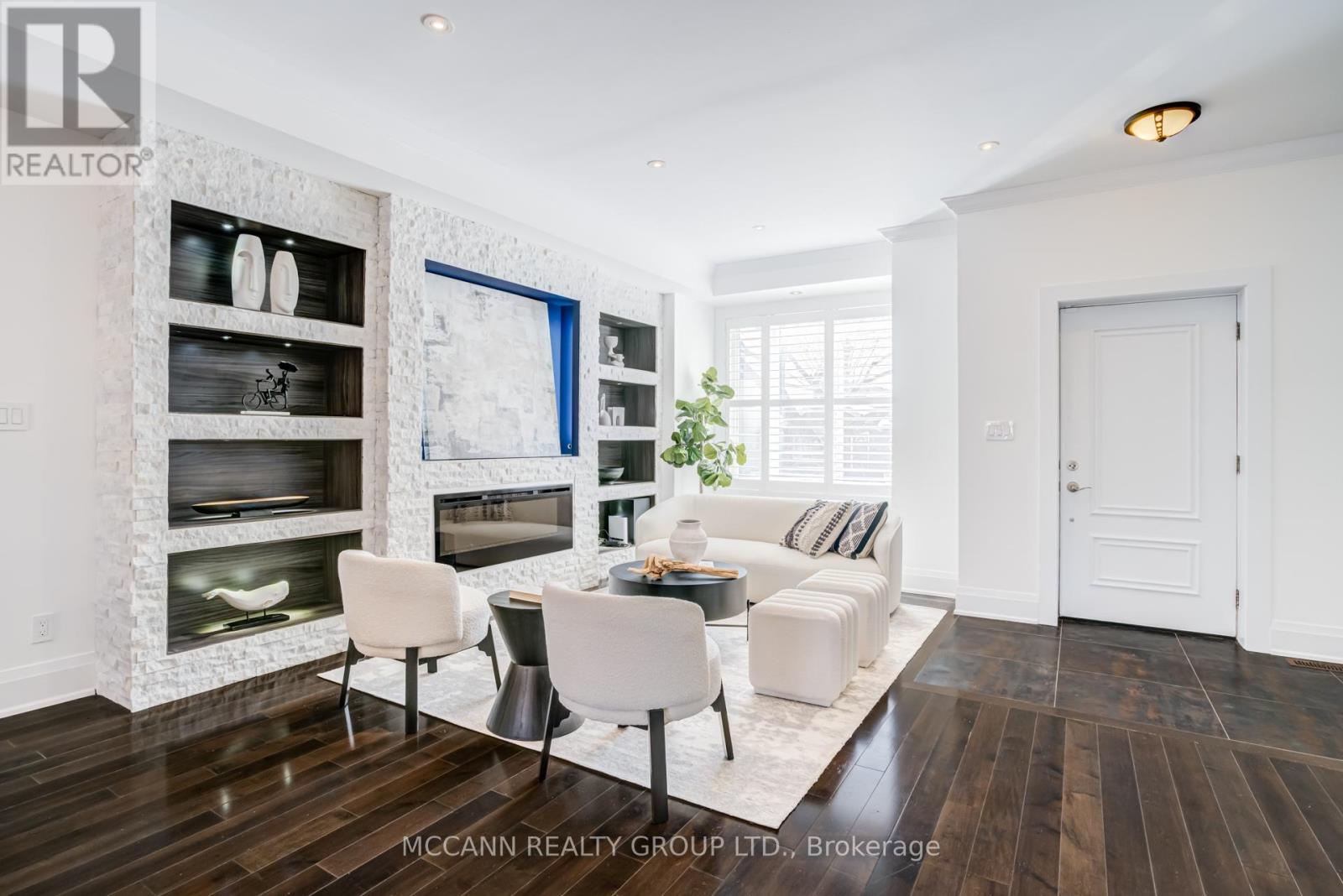 1155 Greenwood Avenue, Toronto, Ontario  M4J 4E7 - Photo 4 - E12978354