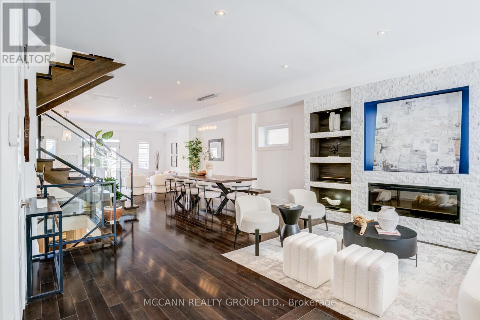 1155 Greenwood Avenue, Toronto, Ontario  M4J 4E7 - Photo 5 - E12978354