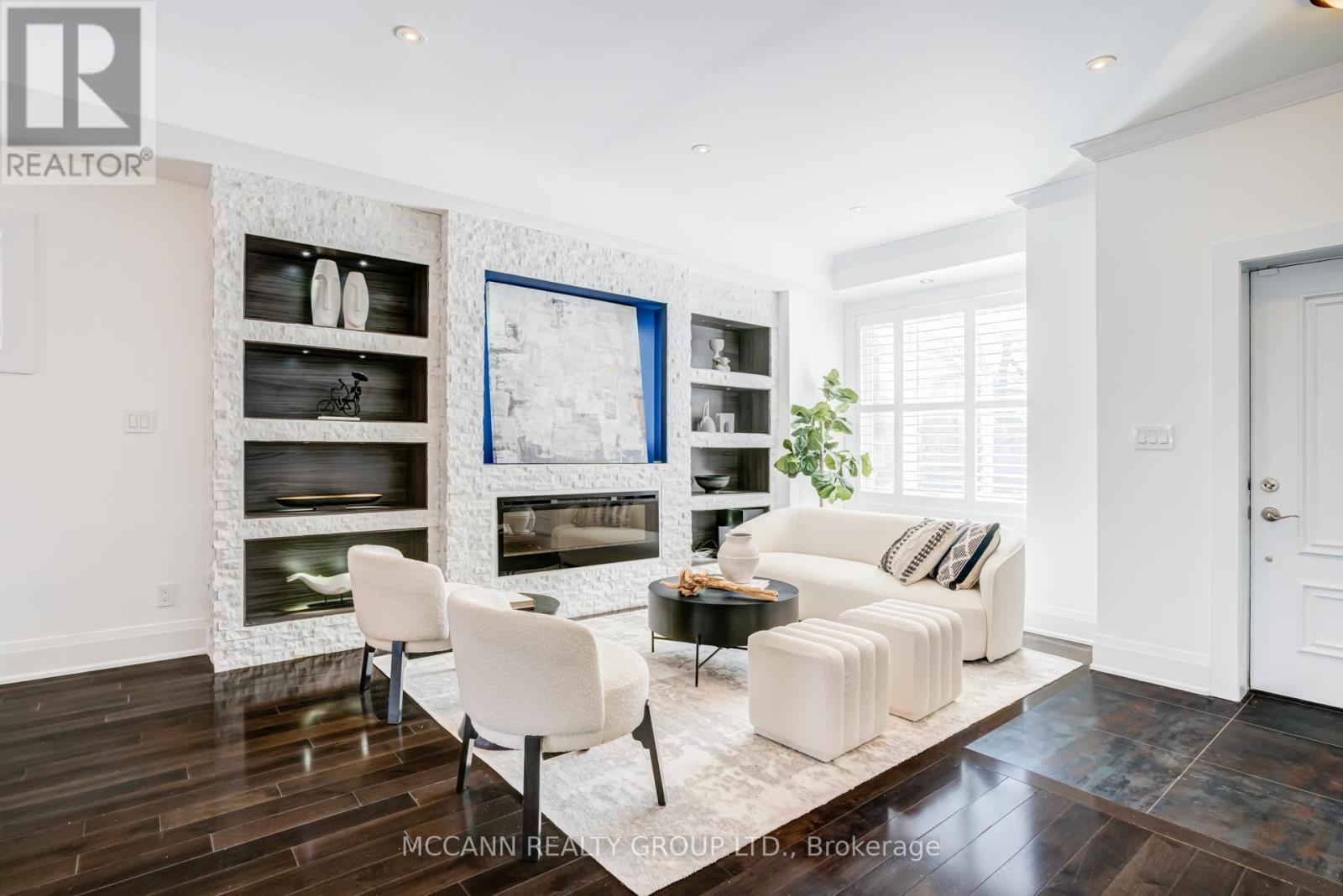 1155 Greenwood Avenue, Toronto, Ontario  M4J 4E7 - Photo 8 - E12978354