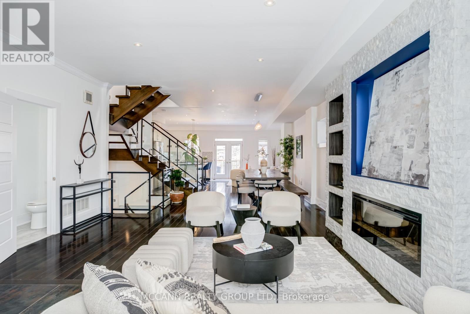 1155 Greenwood Avenue, Toronto, Ontario  M4J 4E7 - Photo 9 - E12978354