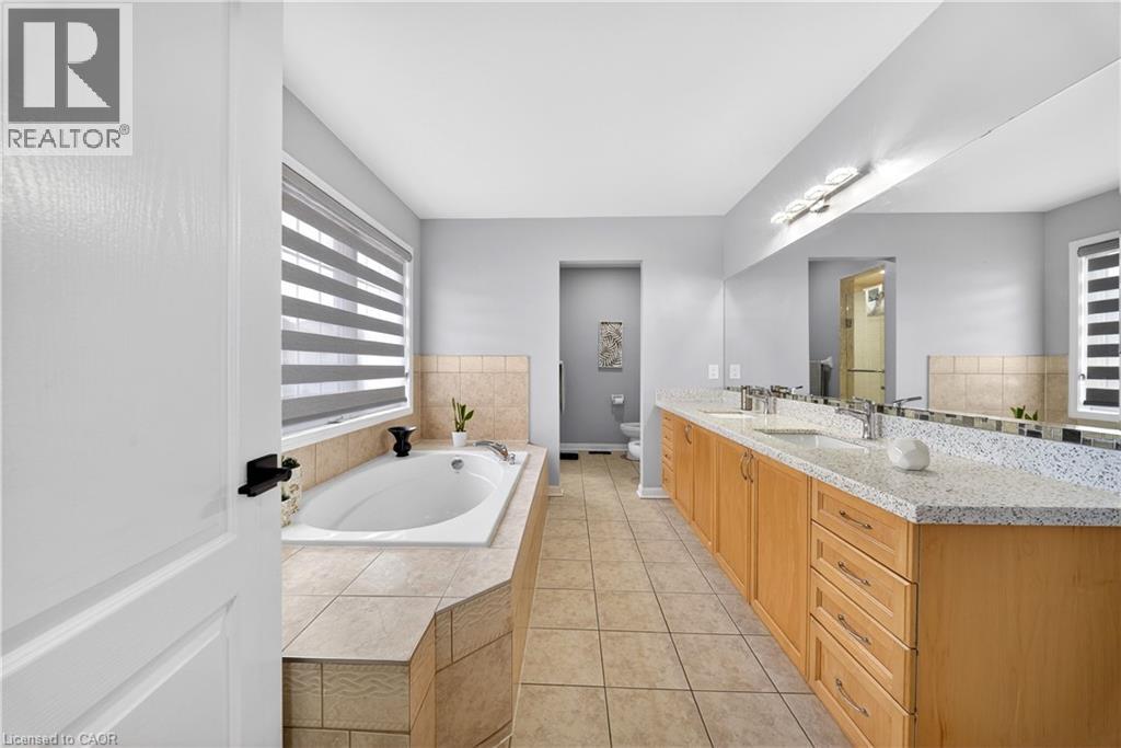 207 Arthur Fach Drive, Cambridge, Ontario  N1T 2G2 - Photo 27 - 40819334