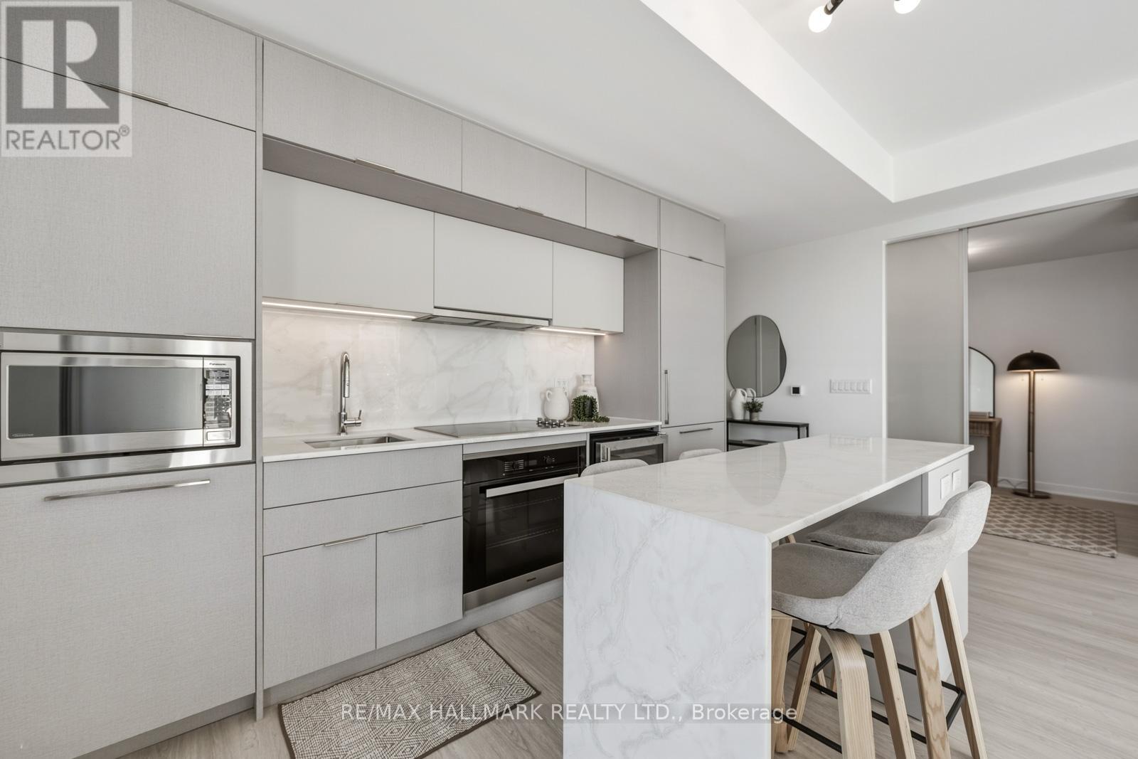 1001 - 185 Alberta Avenue, Toronto, Ontario  M6C 0A5 - Photo 6 - C12977926