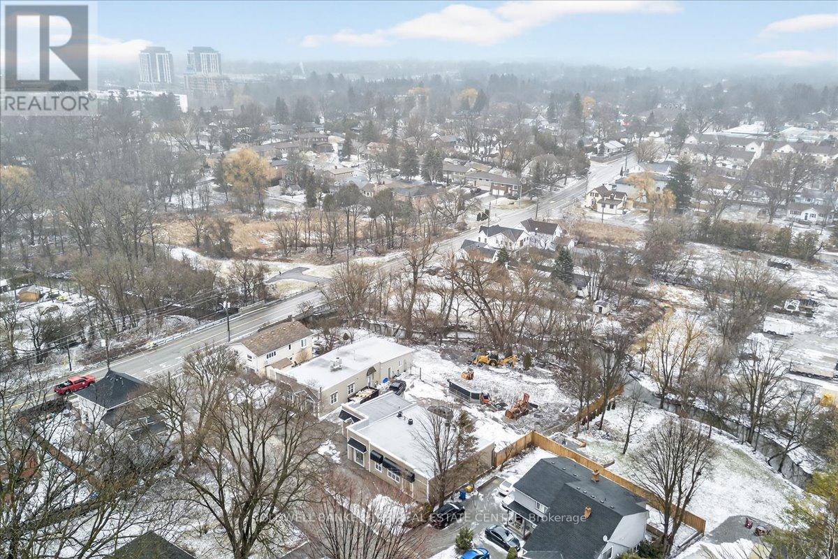 Unit 2 - 169 Charlotte Street S, Newmarket, Ontario  L3Y 3S7 - Photo 5 - N12978316